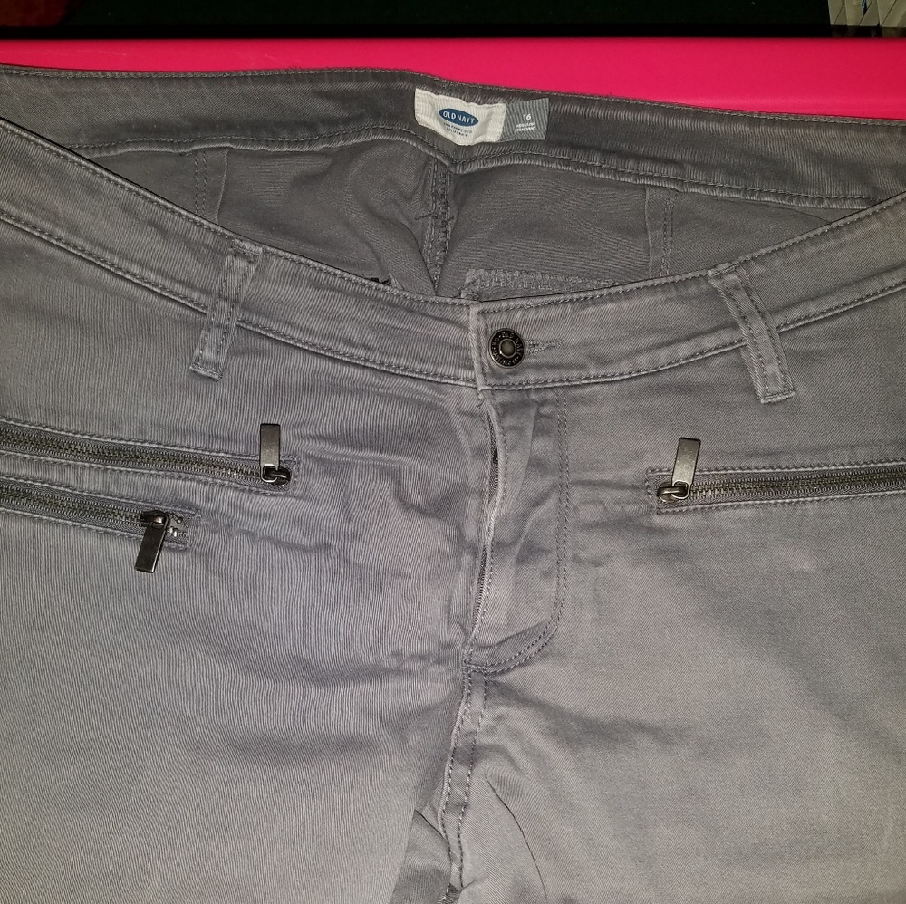 Gray pant
